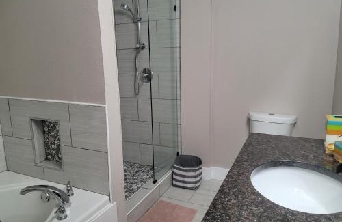 Southeast Pensacola House | Great large home,8 min from Downtown