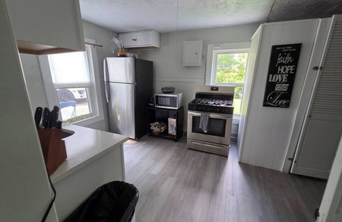 Woodmere House | Great little house in Woodmere/Beachwood, Orange