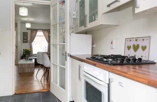 Belfast City Centre Apartment | Great Location/City Centre/Parking/4 Beds