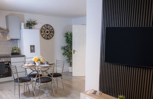 Watford Town Centre Apartment | Great location,families ,business travel,long stay discounts