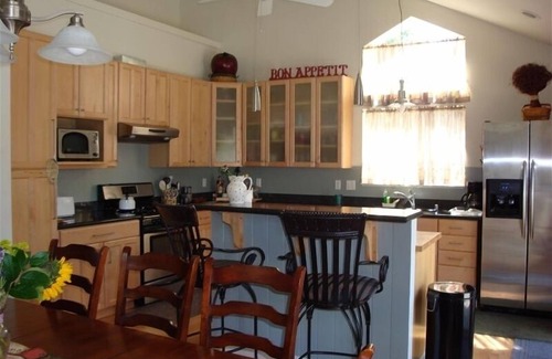 Guerneville House | GREAT LOCATION Private+Spacious-2block to Town/River/Beach+SPA+Tennis/Kid Park