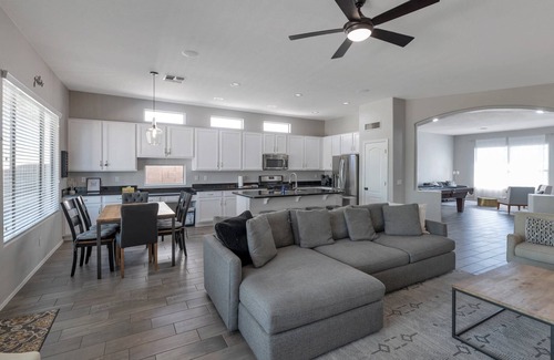 Tatum Highlands House | Great Location w/Private Heated Pool, Near Hiking/Golfing/Shopping/Dining & Mayo Clinic + FREE GOLF