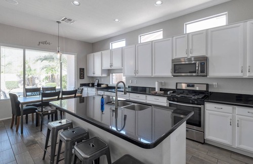 Tatum Highlands House | Great Location w/Private Heated Pool, Near Hiking/Golfing/Shopping/Dining & Mayo Clinic + FREE GOLF