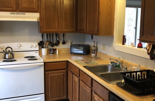 Lincoln Condo | Great Location, walk to the Flume and trailheads