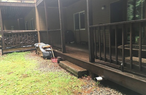 Lincoln Condo | Great Location, walk to the Flume and trailheads