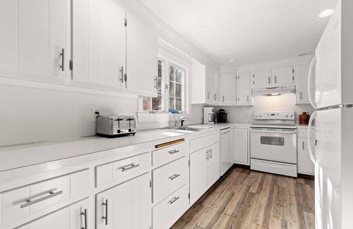 East Harwich House | Great location with Water Views!