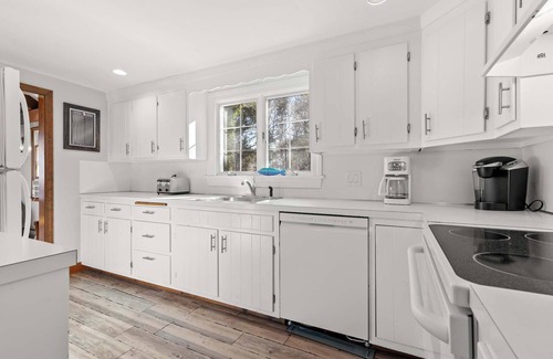 East Harwich House | Great location with Water Views!