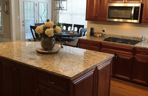 Evans House | Great master rental!