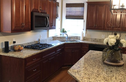 Evans House | Great master rental!