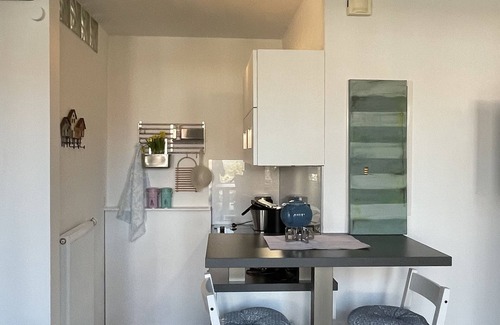 Greetsiel Apartment | Great one-room apartment right on Greetsiel harbor