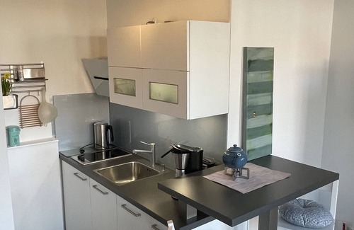 Greetsiel Apartment | Great one-room apartment right on Greetsiel harbor