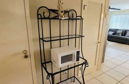 South Padre Island Condo | Great Pool * Beach Access * Small Family Perfect