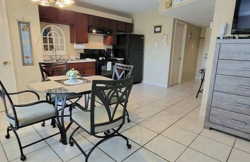 South Padre Island Condo | Great Pool * Beach Access * Small Family Perfect