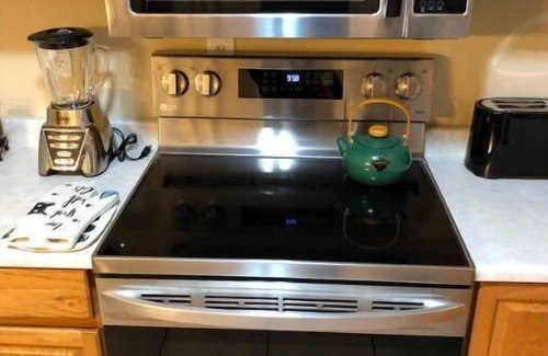 Layton House | Great PRIVATE Family T-Home! Easy Access City & Mountains!