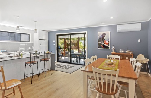 Currarong Apartment | Great rates for a Currarong luxury ground floor apartment.