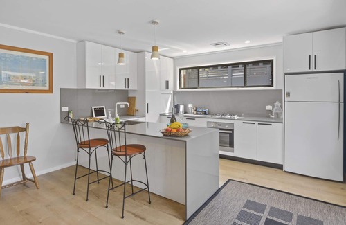 Currarong Apartment | Great rates for a Currarong luxury ground floor apartment.