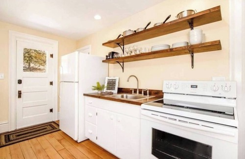 Fountain City House | Great River Road - Victorian Historic Home (1898)