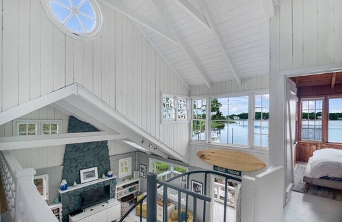 Sag Harbor Cottage | Great Sag Harbor Cottage on the Water Bay views