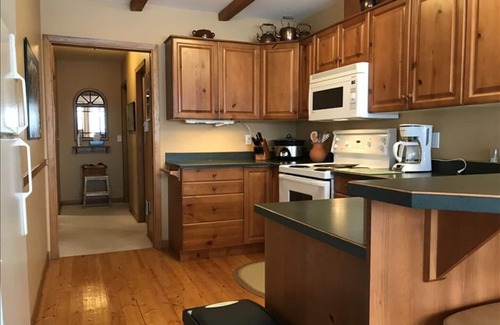 Snow Pine Estates House | Great Ski in/Ski out, Fireplace and Private Hot Tub.