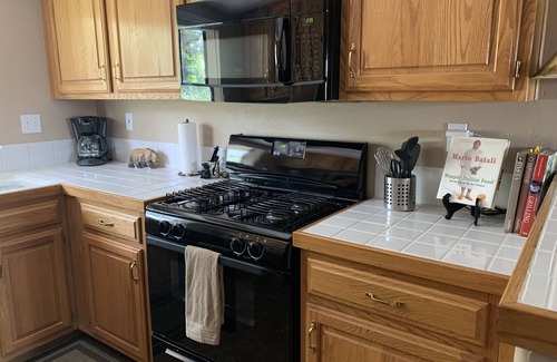 Moonridge House | Great Townhome in Big Bear Lake - Walk to Bear Mountain Ski Resort & Golf Course