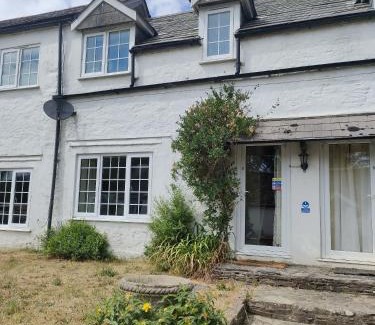 Liskeard Hotel | Great Trethew Hotel - Self Catering Lodges - Bar & Restaurant