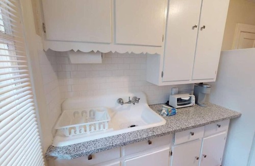 Montgomery Apartment | Great two bedroom apartment on the first floor in the heart of Cloverdale with screened porch.
