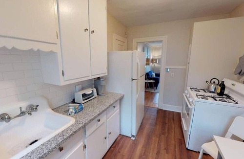 Montgomery Apartment | Great two bedroom apartment on the first floor in the heart of Cloverdale with screened porch.