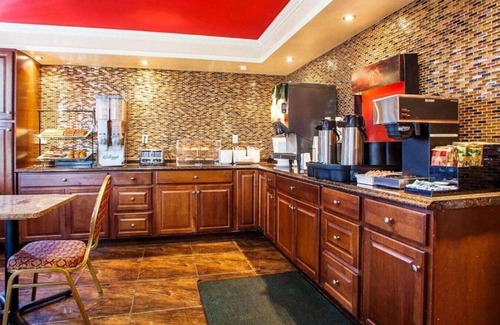 Secaucus House | Great Value near the MetLife Stadium!