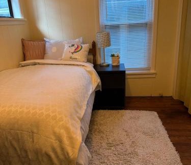 Ithaca House | Great value&Quiet Green Suite