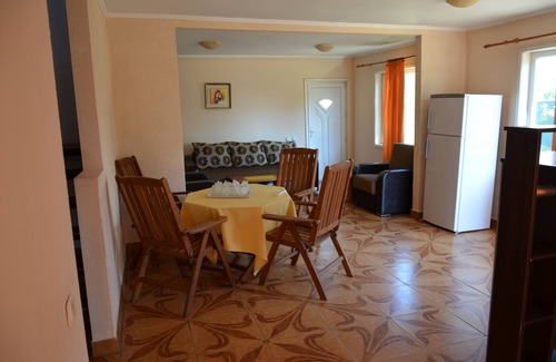 Mamaia-Sat Villa | Great villa near sea,Mamaia North-center area, with 2 pools, parking, grill.