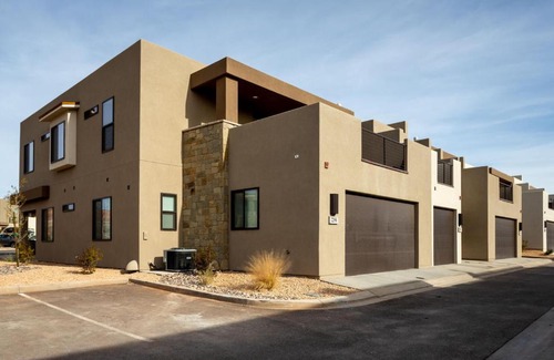 Washington House | Greater Zion 9 Bedroom Combined Homes 2302-2298