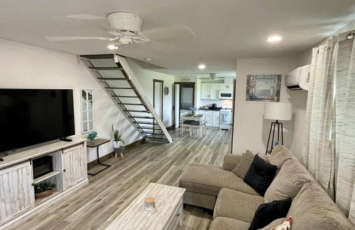 Palo Pinto County House | Greek Escape near to PK Lake, State Parks, Mineral Wells, Shops & Eateries