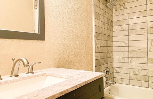 Boynton Beach House | Greek Villa Vibes with Backyard - 1mi to Beach