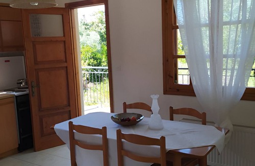 Marathias House | Greek village life by the sea