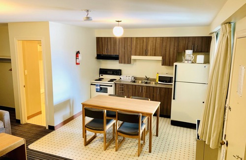 Lakeview Hotel | Green Acres Motel