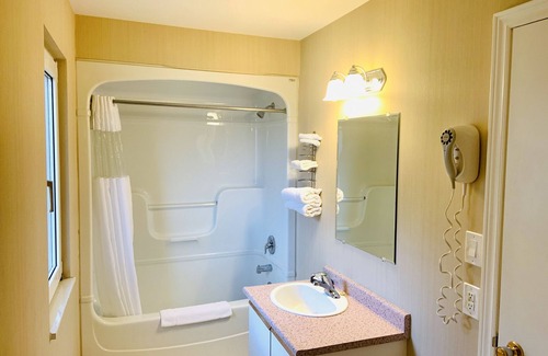 Lakeview Hotel | Green Acres Motel