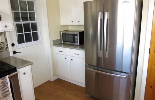 Wapiti House | Green Creek Retreat, panoramic mountain views, close to Yellowstone National Park, pet friendly!