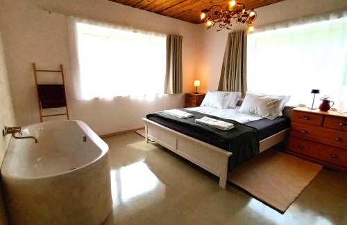 Moldovenesti House | Green Escape-Entire House