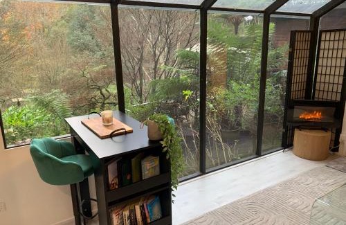 Monbulk Apartment | Green Forrest Cottage