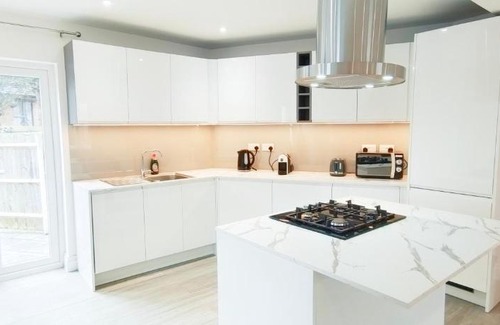 Pinner House | Green Garden in Northwest London