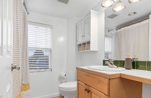 Green Lake House | Green Lake 2-level 4BR Home w Parking