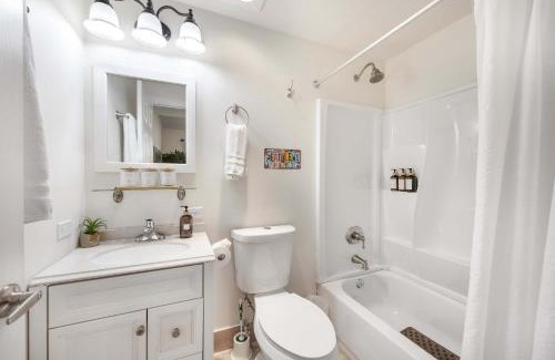 Green Lake House | Green Lake 3BR Retreat Rare Large Garage