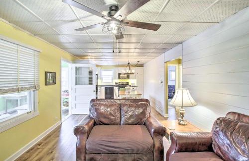 Markesan House | Green Lake Vacation Home with Screened Porch!