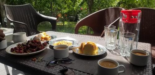 Minapin House | Green leaf Guest house