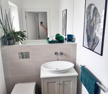 Reading House | Green Park 4 bed LUX with parking ,M4 Jct 11