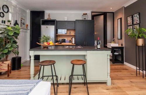 Green Point Apartment | Green Point's NEST - Indulge in an Urban Oasis