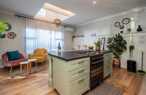 Green Point Apartment | Green Point's NEST - Indulge in an Urban Oasis