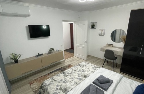 Onesti Apartment | Green Studio