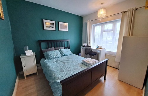 Greenford Broadway Apartment | GREEN SWAN
