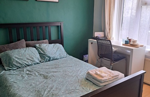 Greenford Broadway Apartment | GREEN SWAN